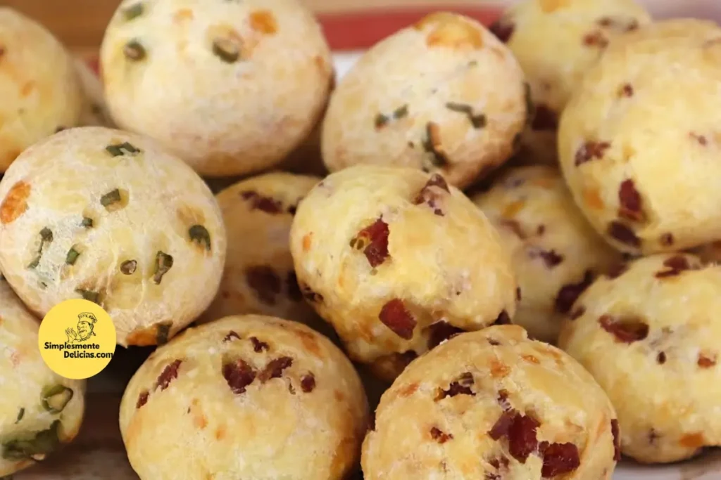 Receita completa de Pão de Queijo Recheado com Calabresa