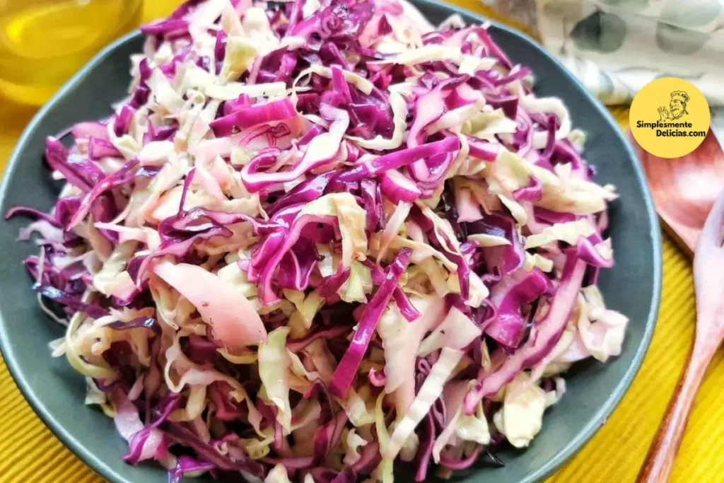 Salada de Repolho Verde e Roxo Um Mix de Cores e Sabores