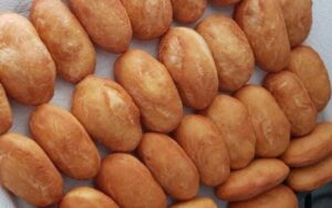 Bolinho Bico-de-Cegonha: Uma Delícia de Infância para Relembrar