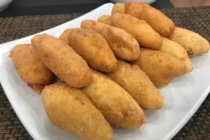 Bolinho de Aipim Recheado