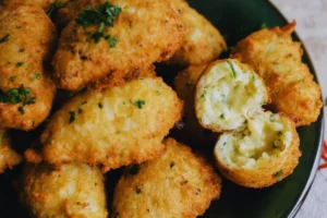 Bolinho de Arroz na AirFryer A Receita Perfeita pra Dar um UP nas Sobras de Arroz! 🍚
